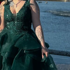 Emerald Green Ruffled Bustier Prom Dress